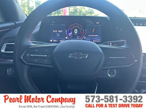Used 2025 Chevrolet Traverse RS w/ LPO, Floor Liner Package AWD/4WD image 11