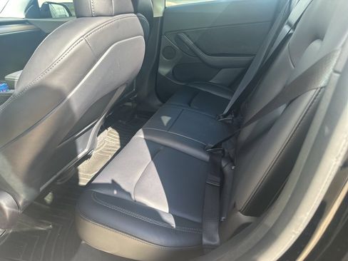 Used 2022 Tesla Model Y Performance image 7