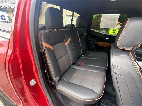 Used 2024 GMC Canyon AT4 w/ Technology Package AWD/4WD image 24