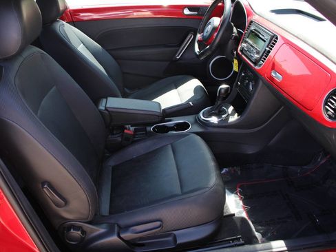 Used 2014 Volkswagen Beetle 2.5 FWD image 6