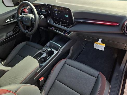 Used 2026 Chevrolet Equinox RS image 11