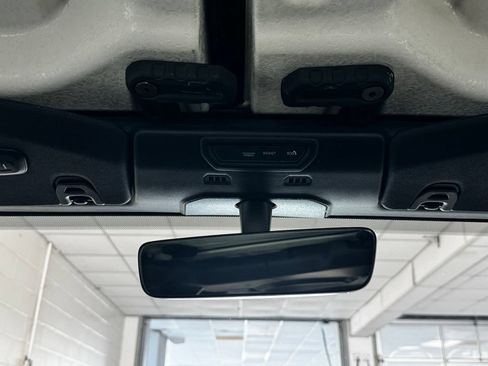 Used 2022 Jeep Wrangler Unlimited Sahara AWD/4WD image 20