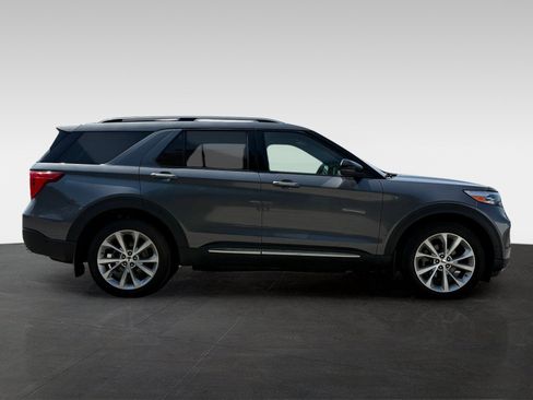 Used 2022 Ford Explorer Platinum w/ Equipment Group 601A AWD/4WD image 4