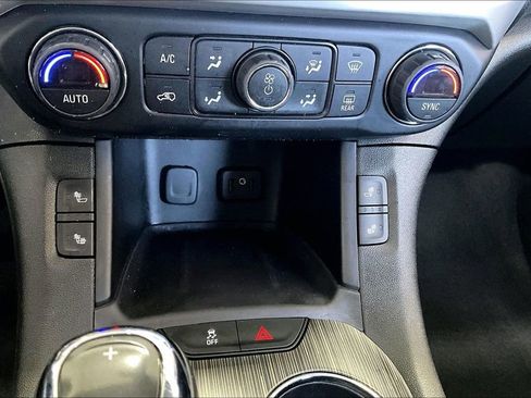 Used 2019 GMC Acadia SLT AWD/4WD image 16
