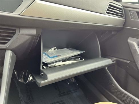 Used 2021 Volkswagen Jetta SE w/ SE Cold Weather Package image 33