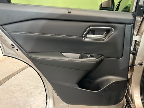 New 2026 Nissan Rogue Platinum w/ Platinum Premium Package image 18