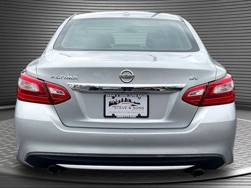 Used 2017 Nissan Altima 2.5 SV w/ Convenience Package FWD image 5