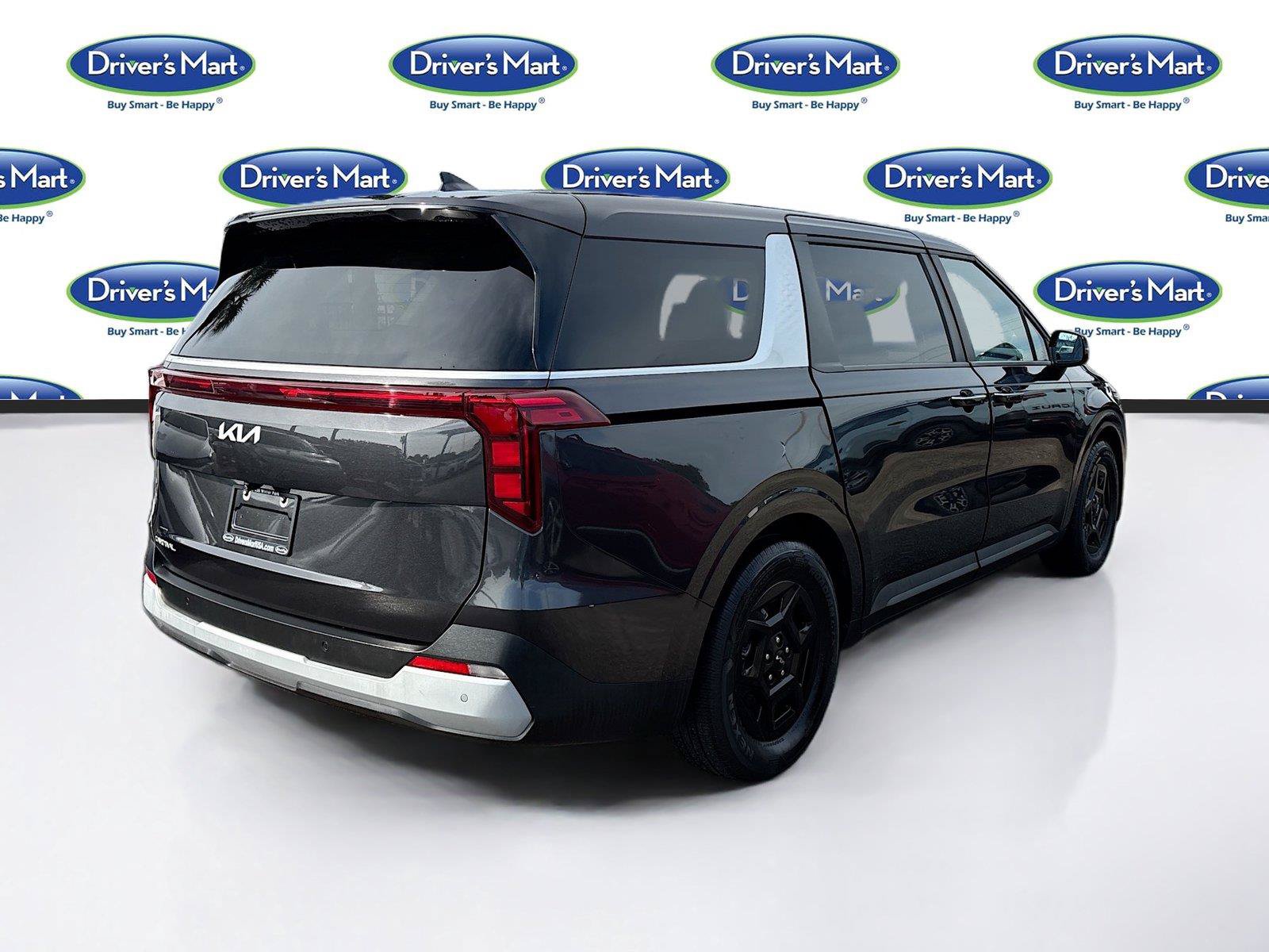 Used 2025 Kia Carnival FWD image 7