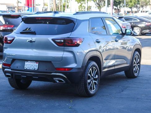 Used 2025 Chevrolet TrailBlazer ACTIV w/ Driver Confidence Package image 4