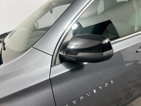 Used 2021 Chevrolet Traverse LS FWD image 12