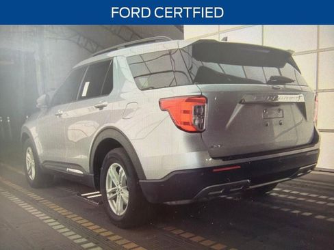Used 2023 Ford Explorer XLT w/ Equipment Group 202A RWD image 3