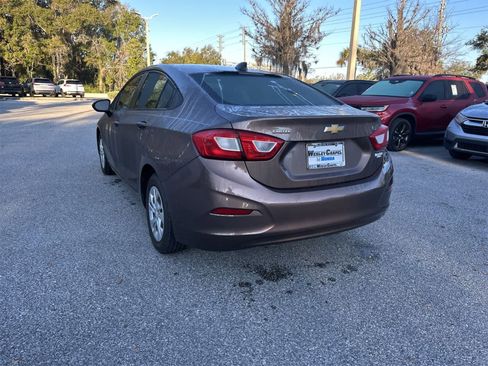 Used 2019 Chevrolet Cruze LS image 4