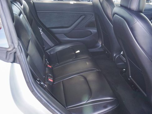 Used 2018 Tesla Model 3 Long Range image 14