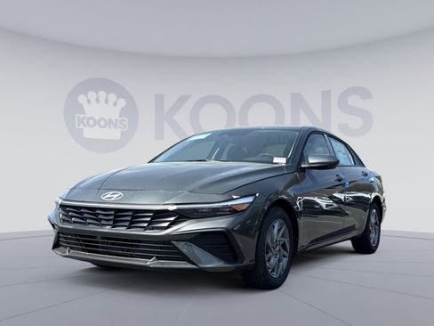 New 2026 Hyundai Elantra Hybrid FWD image 1
