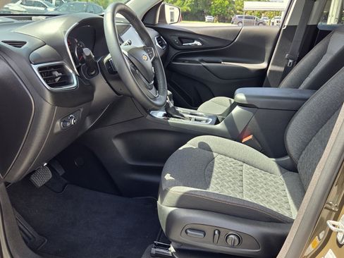 Used 2024 Chevrolet Equinox LT FWD image 9