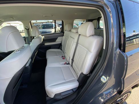 Used 2025 Hyundai Santa Fe SEL image 28