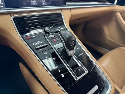 Used 2018 Porsche Panamera 4 AWD/4WD image 53