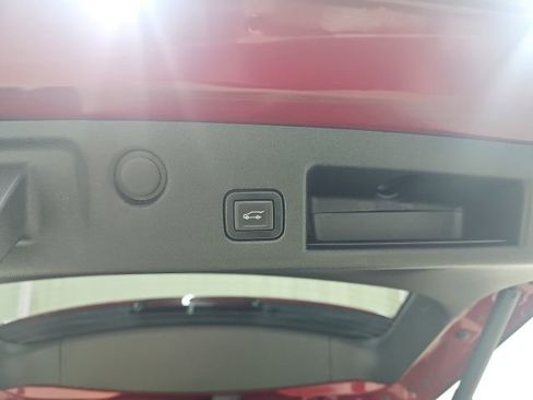 Used 2022 Chevrolet Equinox RS w/ Infotainment Package FWD image 20