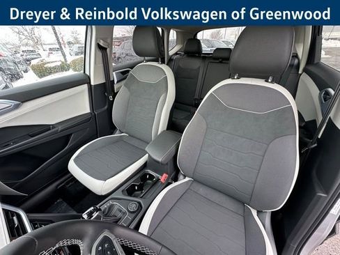 New 2026 Volkswagen Taos SE image 30