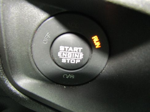 Used 2024 Jeep Gladiator Sport AWD/4WD image 39