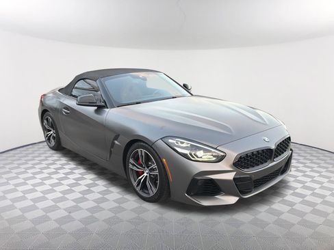 Used 2021 BMW Z4 M40i w/ Executive Package image 3
