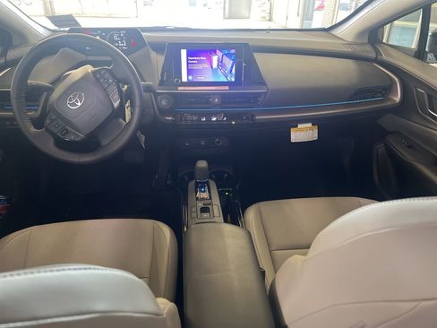 Used 2026 Toyota Prius XLE FWD image 16