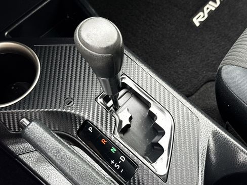 Used 2015 Toyota RAV4 LE image 22