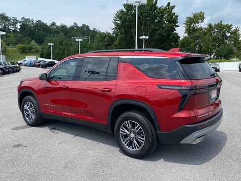 Used 2026 Chevrolet Traverse LT w/ Driver Confidence Package AWD/4WD image 3