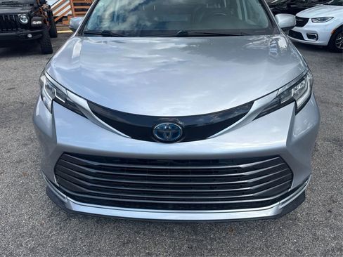 Used 2021 Toyota Sienna Limited AWD/4WD image 20