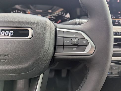 New 2026 Jeep Compass Latitude image 18