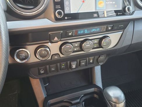 Used 2020 Toyota Tacoma TRD Sport w/ TRD Premium Sport Package AWD/4WD image 29