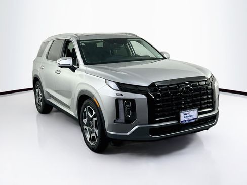 Used 2024 Hyundai Palisade SEL w/ Premium Package AWD/4WD image 3