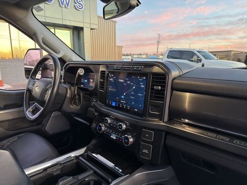 Used 2024 Ford F350 Lariat w/ Chrome Package image 23