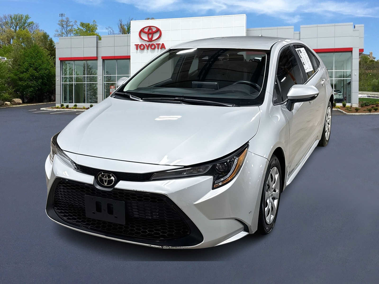 Certified 2021 Toyota Corolla LE FWD image 1