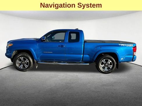 Used 2016 Toyota Tacoma TRD Sport image 4