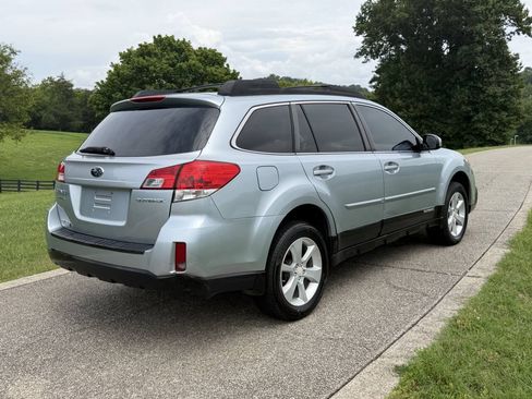 Used 2013 Subaru Outback 2.5i Premium w/ All-Weather Pkg AWD/4WD image 15