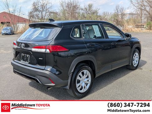 Used 2023 Toyota Corolla Cross L image 3