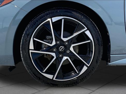 Used 2024 Nissan Sentra SR FWD image 11