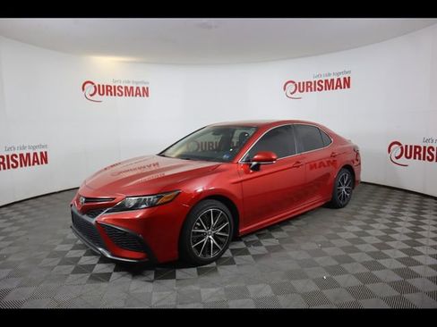 Used 2024 Toyota Camry SE image 5