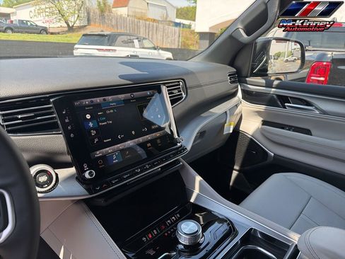 New 2026 Jeep Grand Wagoneer L 4WD image 30