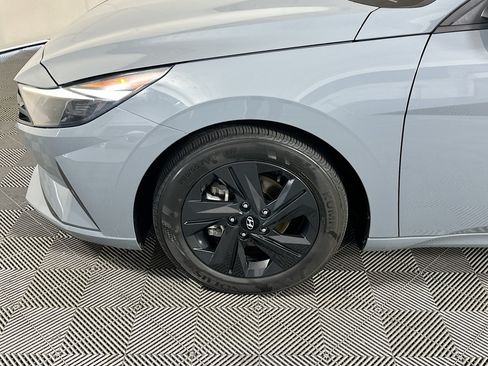 Used 2023 Hyundai Elantra SEL FWD image 11