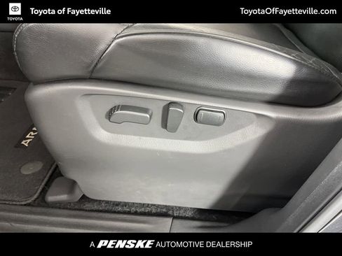 Used 2023 Nissan Armada SL w/ Captain's Chairs Package image 25
