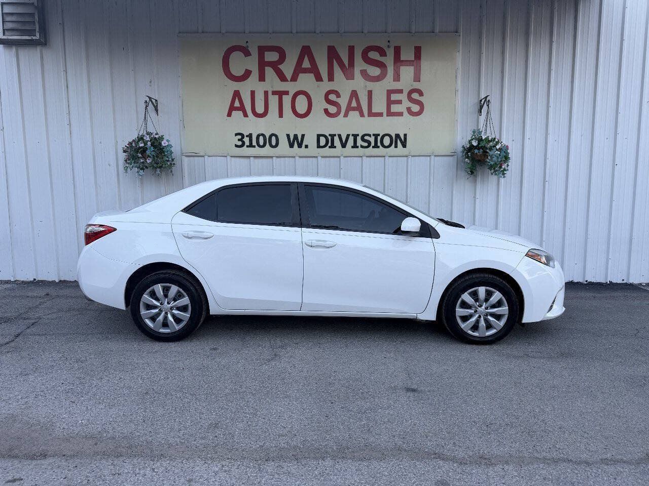 Used 2016 Toyota Corolla LE FWD image 5
