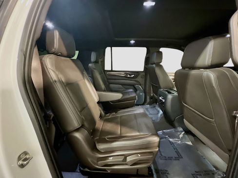 Used 2022 GMC Yukon XL Denali w/ Denali Premium Package AWD/4WD image 22