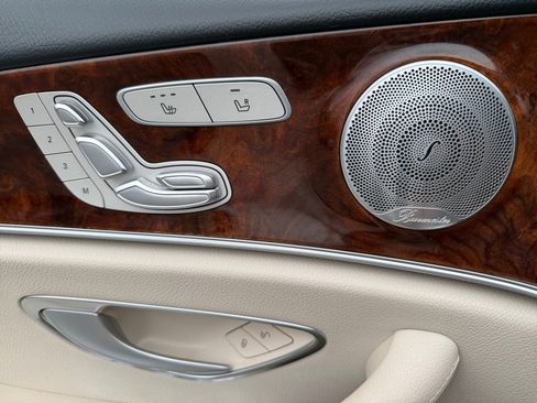 Used 2017 Mercedes-Benz E 300 image 30