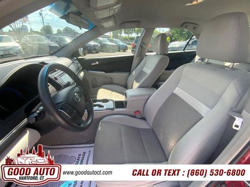 Used 2014 Toyota Camry LE FWD image 9
