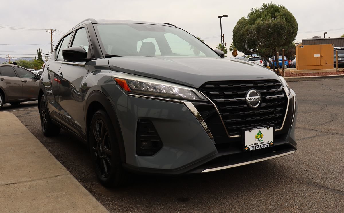 Used 2023 Nissan Kicks SR FWD image 18