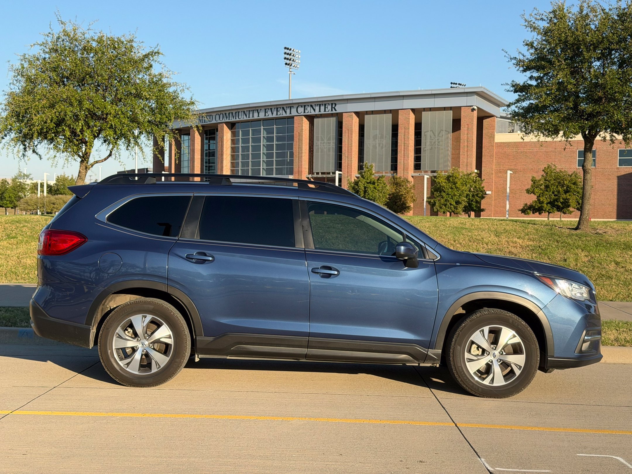 Used 2021 Subaru Ascent Premium w/ Convenience Package AWD/4WD image 4