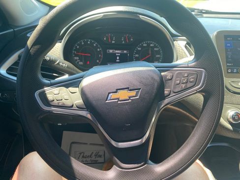 Used 2022 Chevrolet Malibu LT FWD image 18