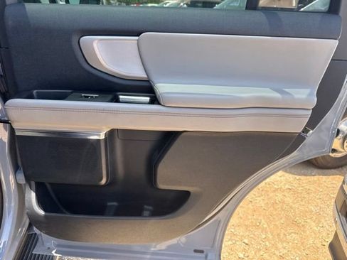Used 2025 Ford Expedition Active AWD/4WD image 16